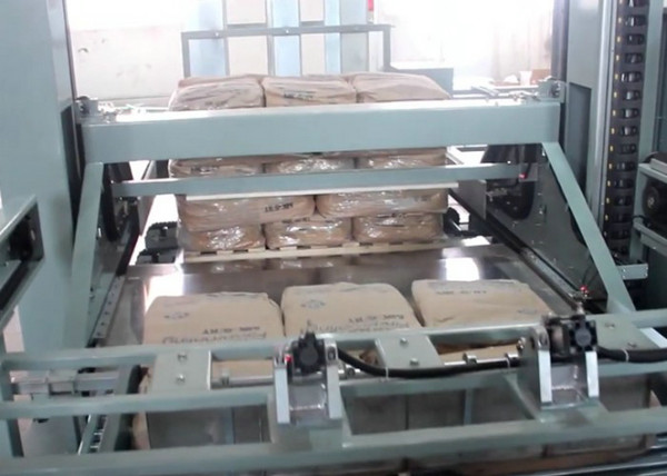 High Speed Automatic Palletizer Machine / Palletizing Equipment For Bags Cases